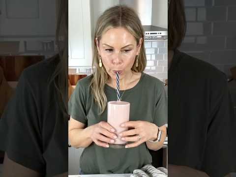 STRAWBERRY BANANA PROTEIN SMOOTHIE 🍓🍌